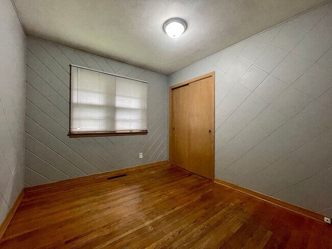 Foto del edificio - Amazing 3 bedroom house in Maplewood.
