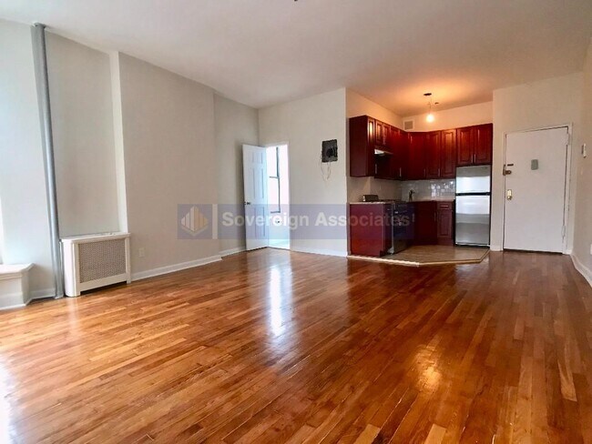 Foto del edificio - 240 W 104th St