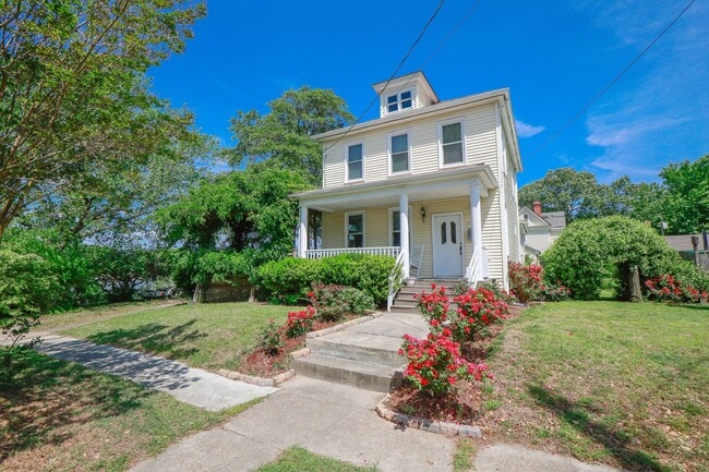 Building Photo - 1722 McDaniel St