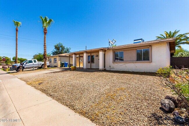 Foto del edificio - 17629 N 8th Ave