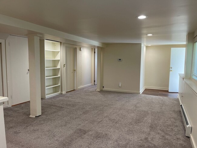 Building Photo - 1458
