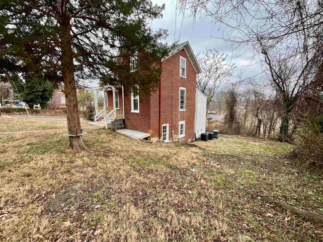 Building Photo - 500 Ridge St