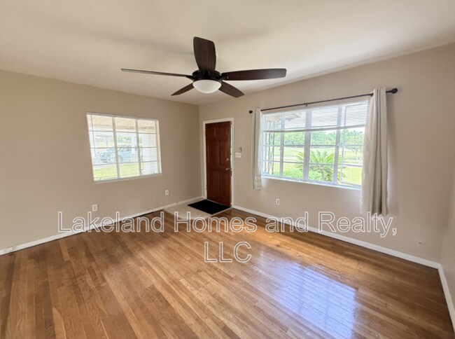 Foto del edificio - 3115 Buckingham Ave