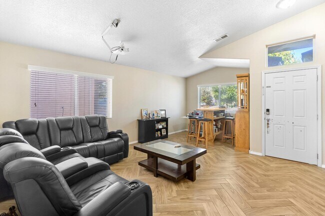 Building Photo - 7241 Skagway Dr NE