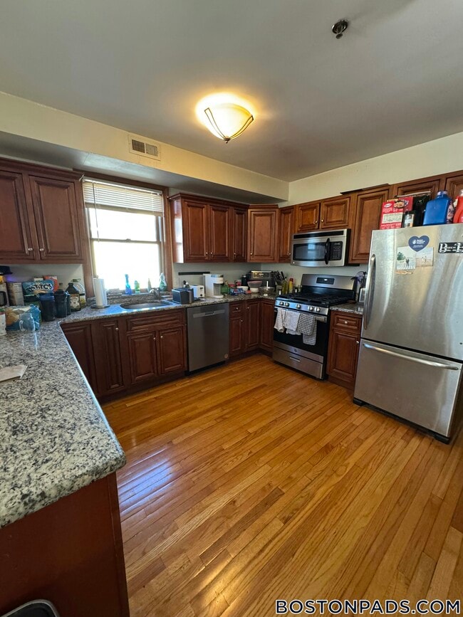 Foto del edificio - 102 Allston St