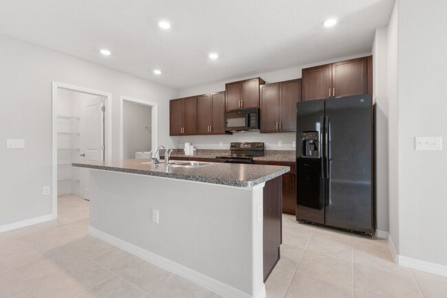 Foto del edificio - LIKE NEW 5 Bedroom Home for RENT in Touchstone!