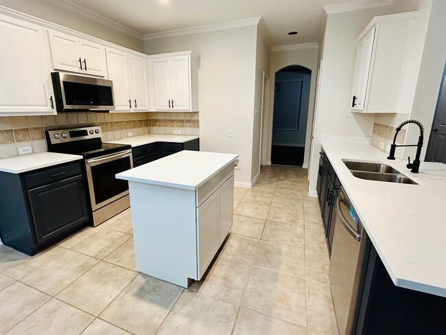 Building Photo - 8012 Wyoming Dr