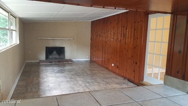 Foto del edificio - 2 br, 1 bath House - 8114 Taylor Street