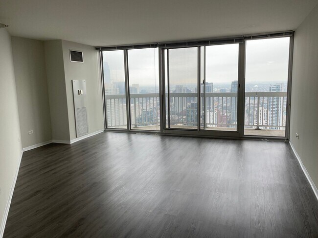 Foto del edificio - 18 W Grand Ave