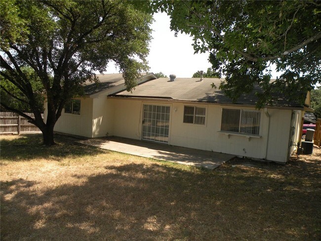 Foto del edificio - 7700 Peaceful Hill Ln