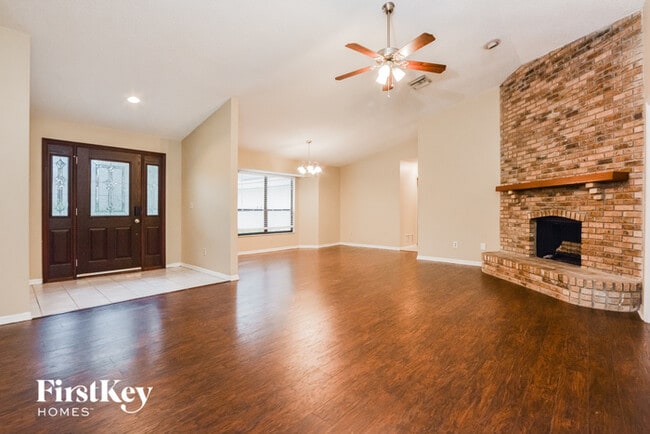 Building Photo - 520 Whispering Oak Ln