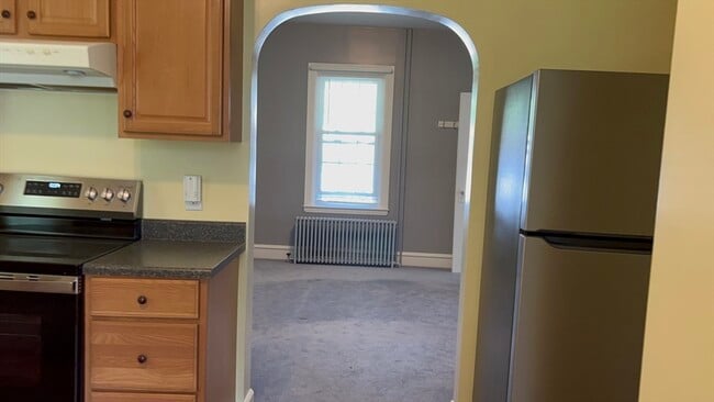 Building Photo - 4 Grove St