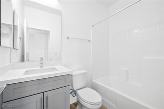 Building Photo - 11480 Roaring Peak Dr