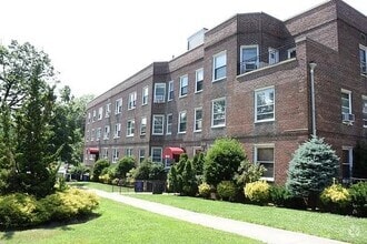 Building Photo - 141-11 Union Tpke