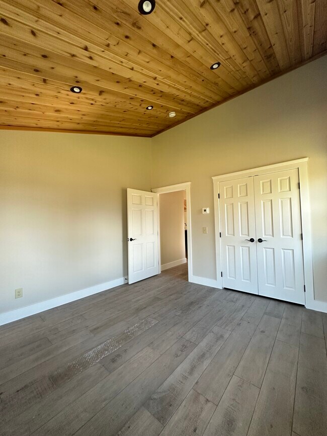 Dormitorio - 103-105 Puckerbrush East Rd