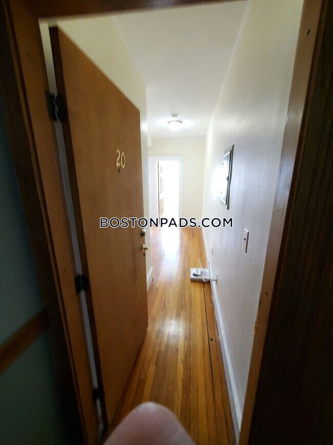 Foto del edificio - 364 Riverway