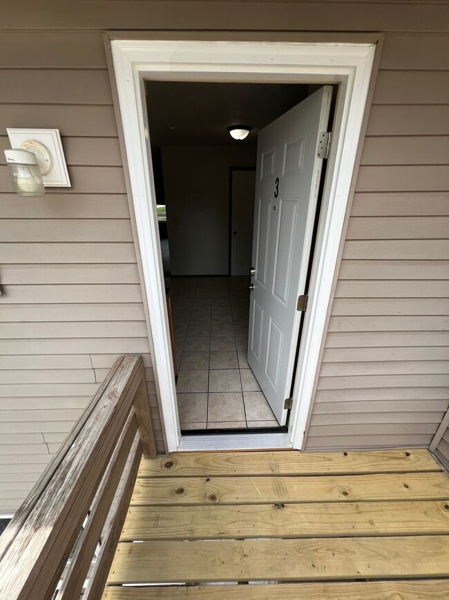 Building Photo - 3 bedroom apartment-NW Ames close to Sawyer Elementary-no pet fees