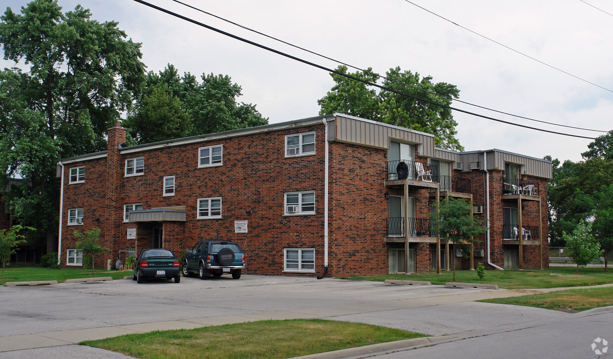 Primary Photo - 5720-5740 East Ave