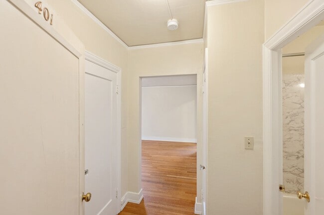 Interior Photo - 5th & Mercer Apartments - Vintage Charm an...