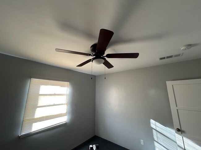 Foto del edificio - 3096 N Stoddard Ave