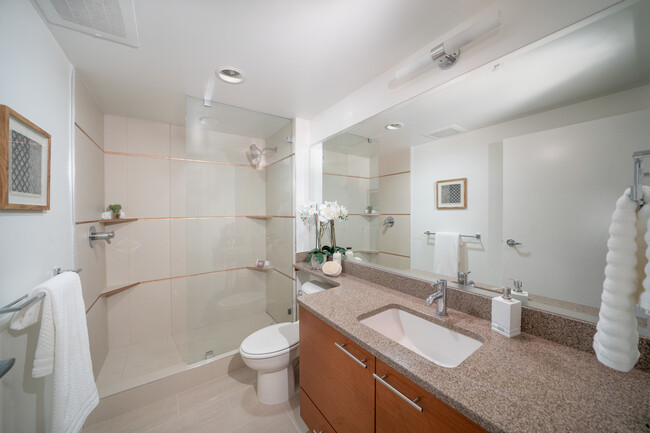 Master Bath with walk-in shower - 1500 SW 11th Ave