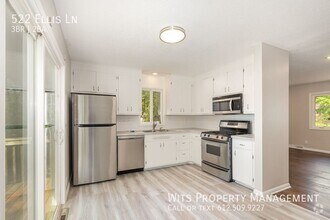 Building Photo - 522 Ellis Ln