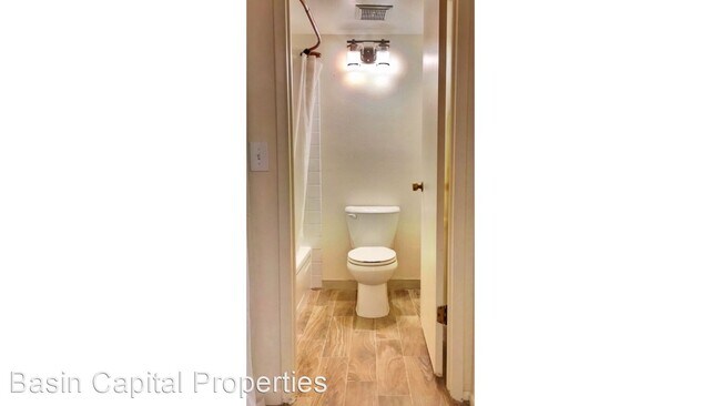 Foto del edificio - Studio, 1 bath House - 8847 N 8th St 102