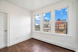 Building Photo - 643 Garfield Ave