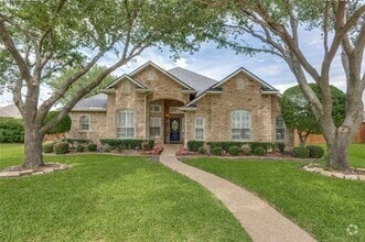 Building Photo - 9808 Capilano Dr