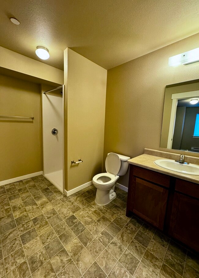 Second Bathroom - Winter Heights Apartments