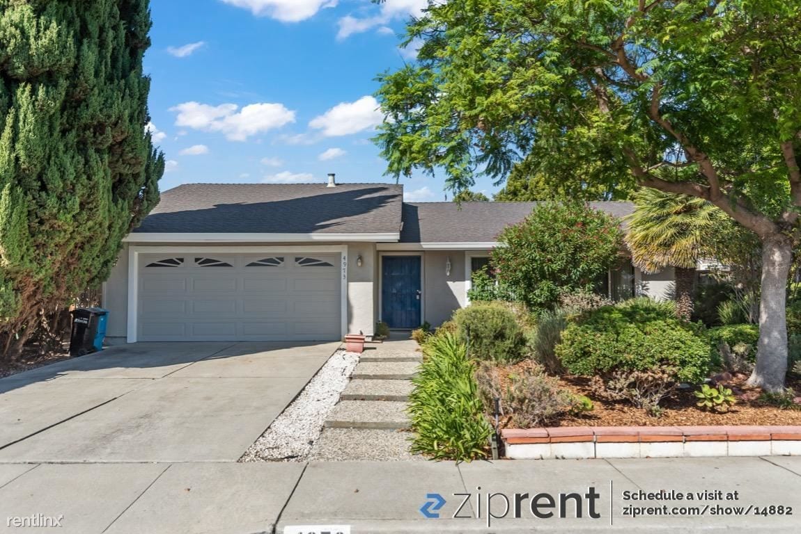 3 br, 2 bath House 4973 Avenida De Lago,... House Rental in Santa