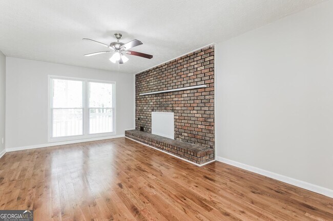 Building Photo - 6430 Kings Way