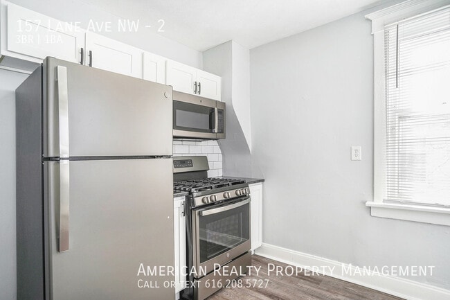Foto del edificio - 157 Lane Ave NW