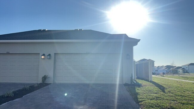 Foto del edificio - Spacious Corner Unit 3BR/2.5BA Townhome in Kissimmee!