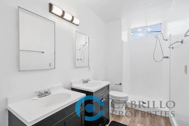 Building Photo - 3964 Manzanita Dr