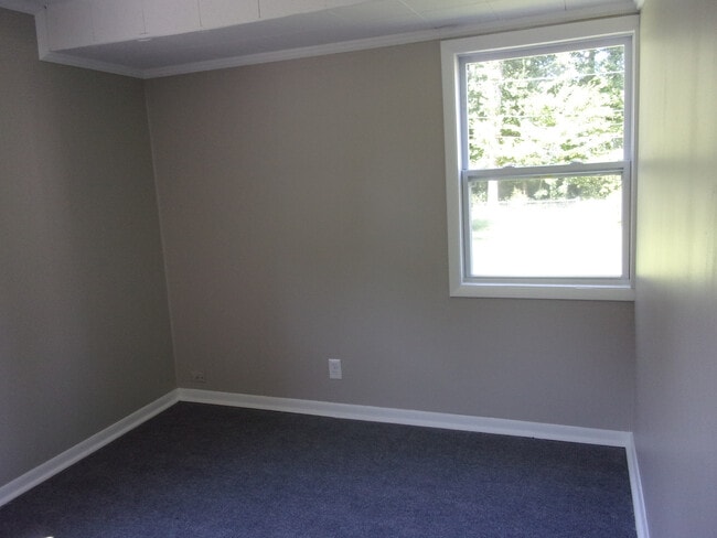 Building Photo - Skipwith Farms - Updated 4-Bedroom Home on Half-Acre Corner Lot