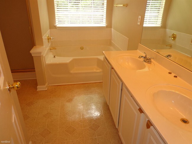 Building Photo - 3891 Belmont Ridge Dr