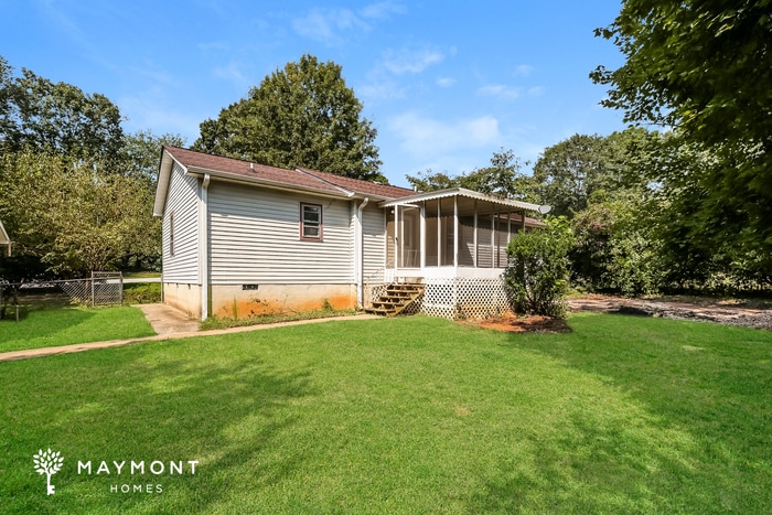 Building Photo - 3-Bedroom Home with Screened Porch