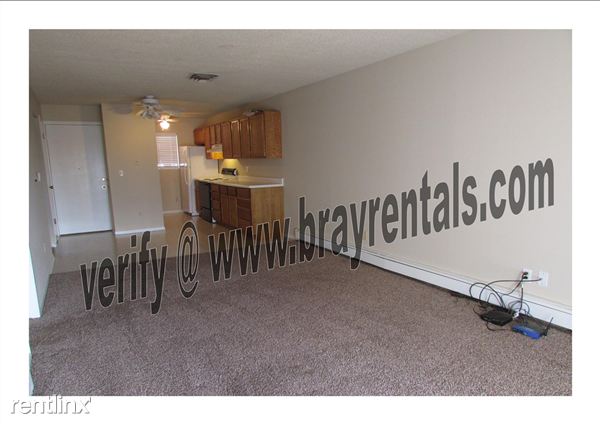 Building Photo - 3146 Lakeside Dr