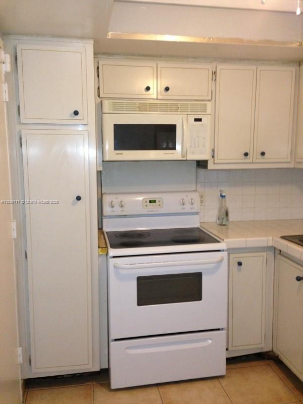 Foto del edificio - 1460 NE 169th St