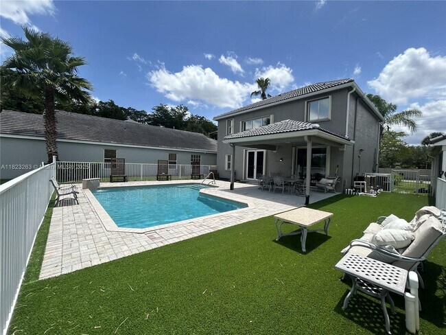 Foto del edificio - 5708 S Plum Bay Pkwy
