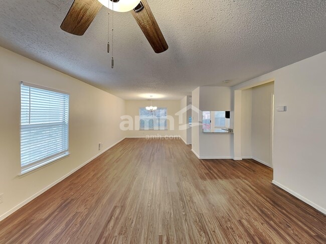 Foto del edificio - 2407 Canyon Rim