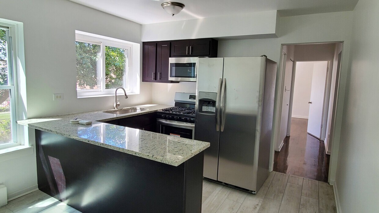 Foto principal - 3058 N Kostner Ave