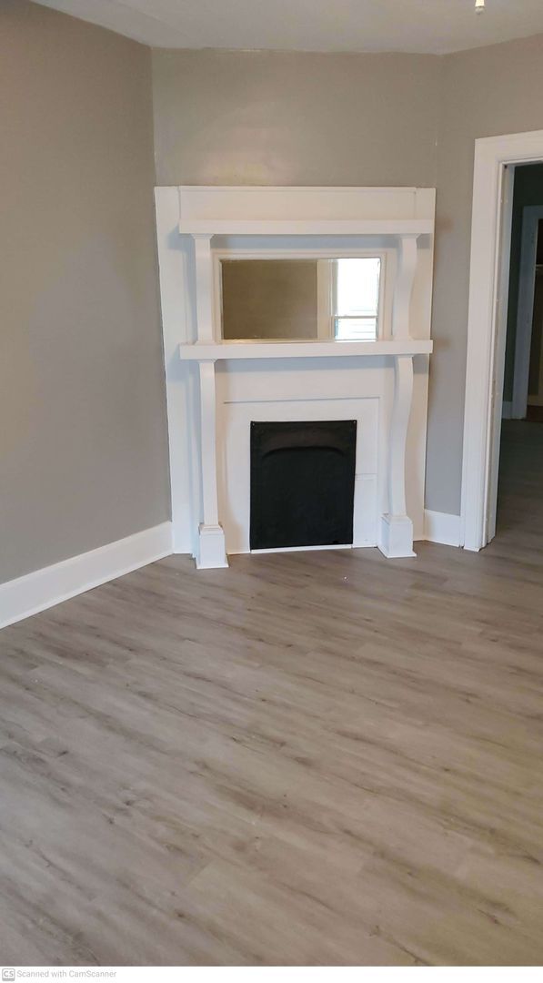 Foto del edificio - 132-134 Volkenand Ave