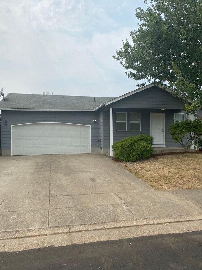 Building Photo - Move In Special!!!!   Cool down in this cu...