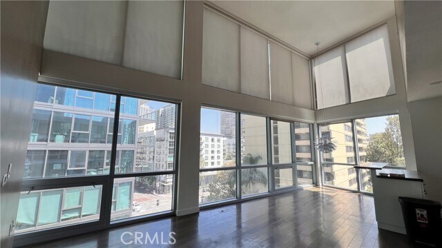 Foto principal - 901 Flower St