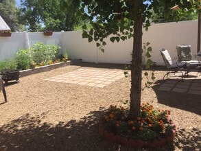 Building Photo - 134 N Willow St