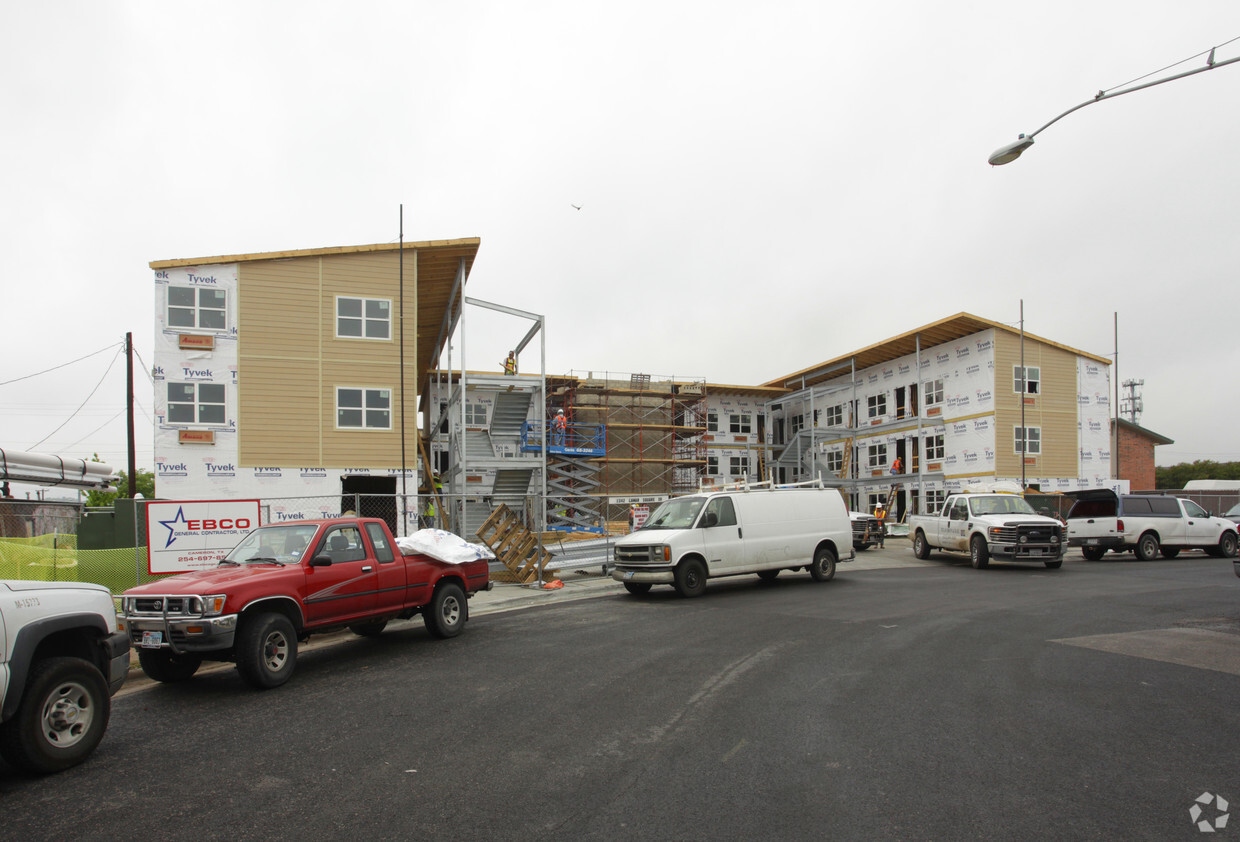 Building Photo - The Legacy Apartments