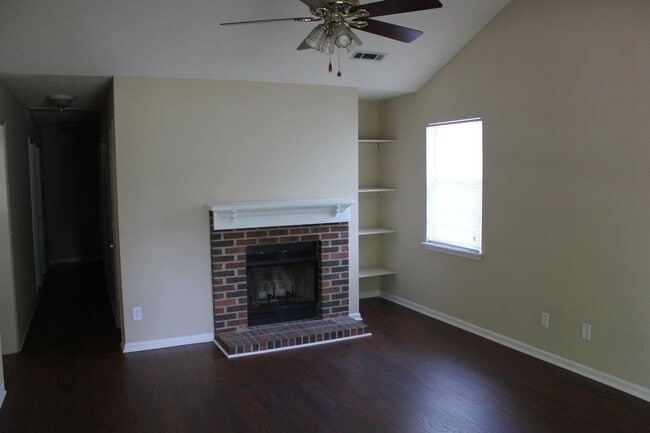 Foto del edificio - Charming 3 bedroom, 2 bath Home Located in...