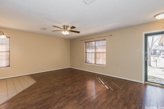 Building Photo - 2520 Sapphire Dr